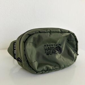Mountain Hardwear Field Day Hip Pack OS Olive Green HP Key Clip Fanny Pack